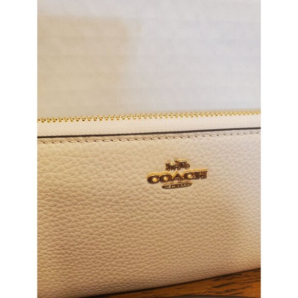 Coach NWT Pebble Chalk Leather Wallet Wristlet Gold Hardware - Picture 2 of 7